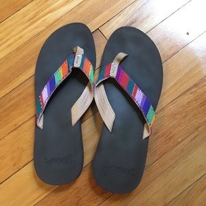 Reed flip flops with rainbow straps size 8